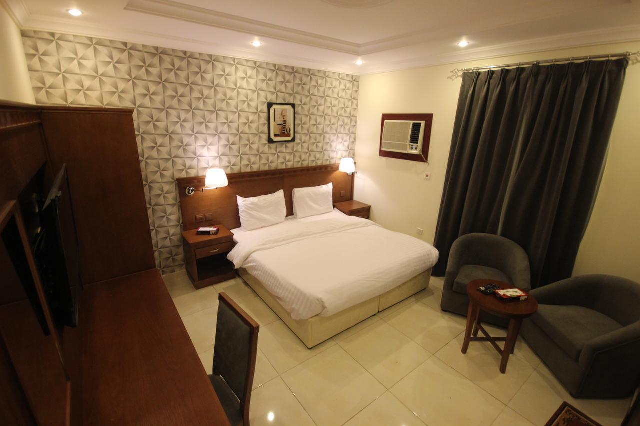 Al-Salamah - Lamasat Palace Suites Джеда Екстериор снимка