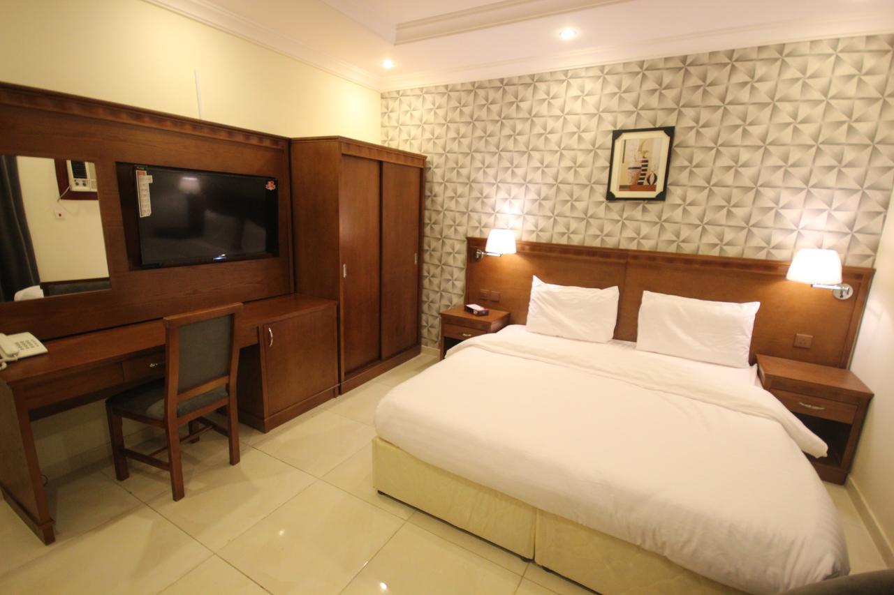 Al-Salamah - Lamasat Palace Suites Джеда Екстериор снимка